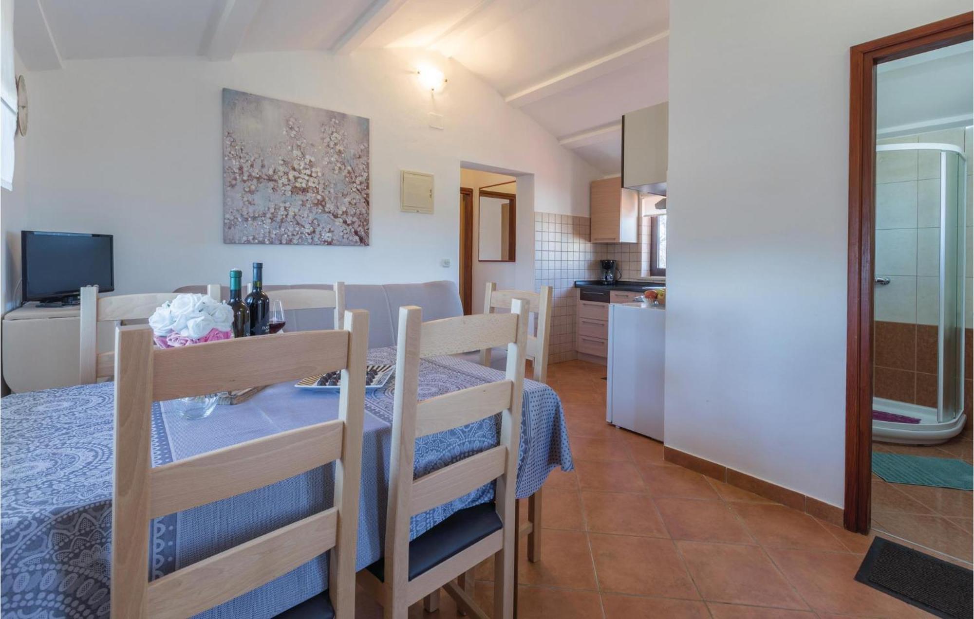 Amazing Apartment In Pazin With Wifi Katun Lindarski Exterior photo